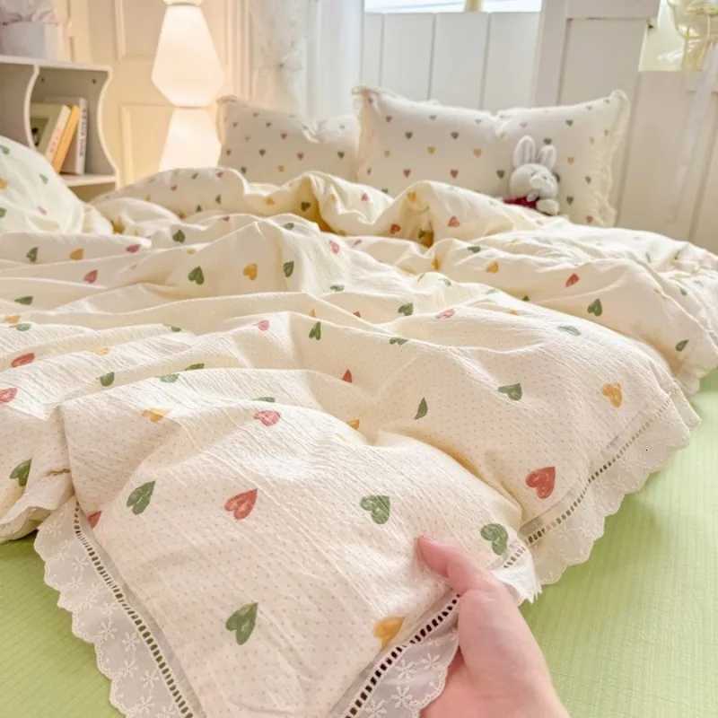 2025 new hollow lace wrinkled cotton four-piece set household student dormitory three-piece set bed sheet quilt coverM251118