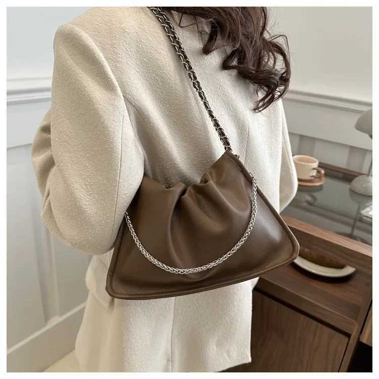 Soft PU Womens Bucket Bag Casual Drawstring Crossbody Bag Fashionable Chain Shoulder Bag Artistic Style Single Shoulder BagW251118