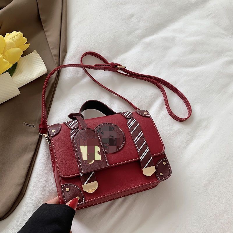 Portable Cambridge Messenger Bag with Hogwarts Theme