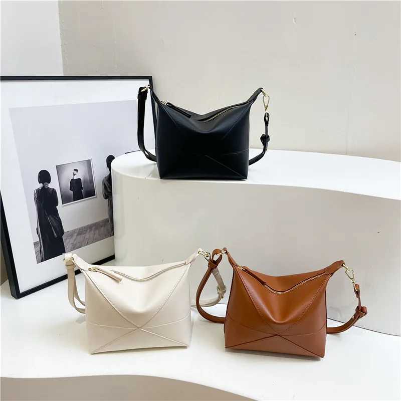 Super Popular Design Fashion Art Sense New 2025 Armpit Bag - Color-Match Commuting Lunch ToteW251118