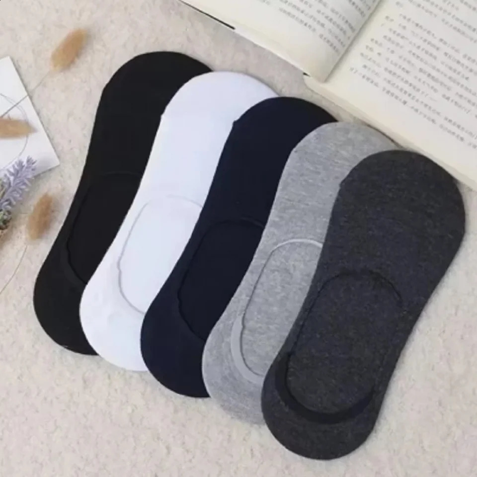 510 pairs of mens invisible socks short without display low cotton black and white anti slip silicone summer thin breathable 250418