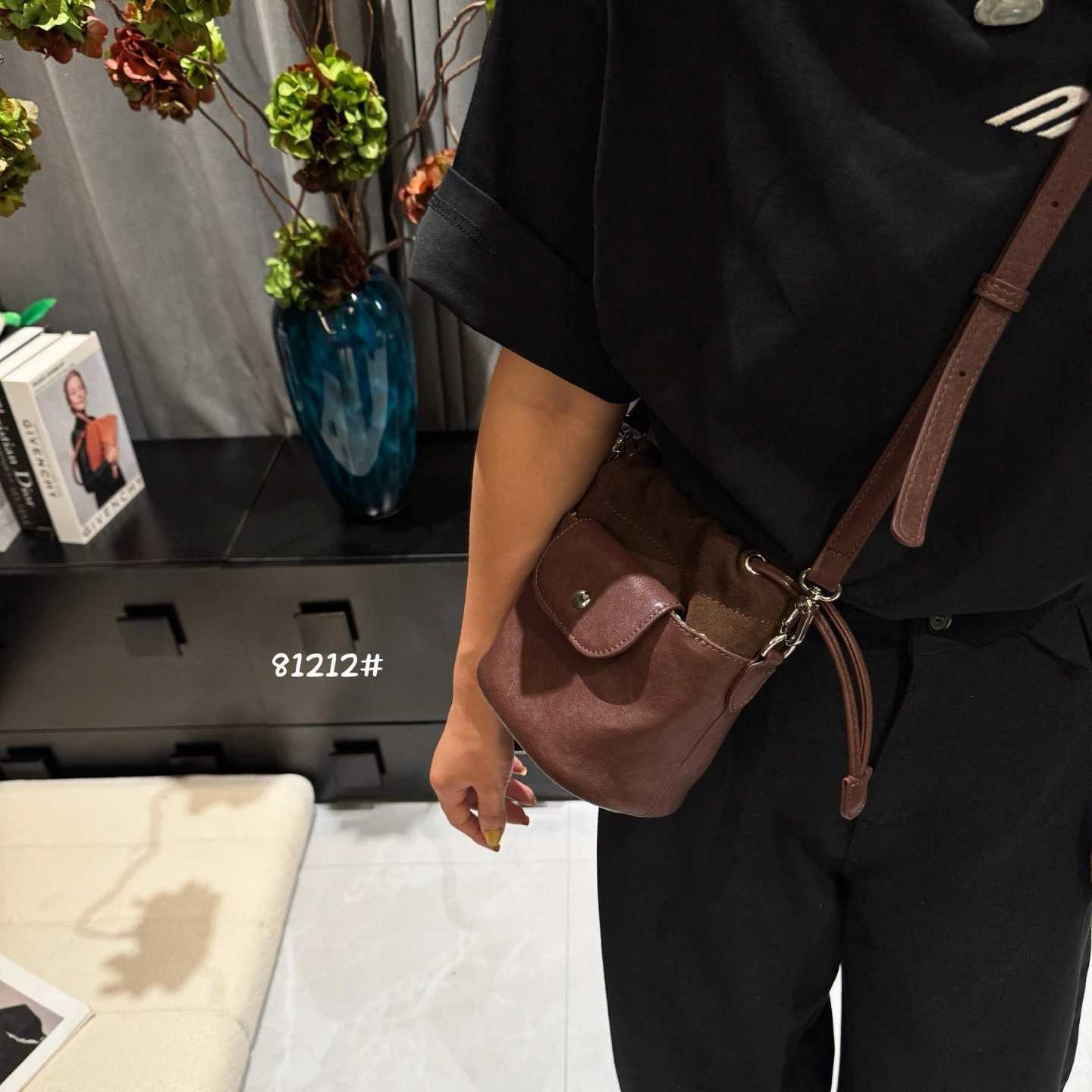 Retro PU Leather Drawstring Bucket Bag Womens New Versatile Commuter Crossbody Bag Exquisite Single Shoulder Soft Small BagW251118