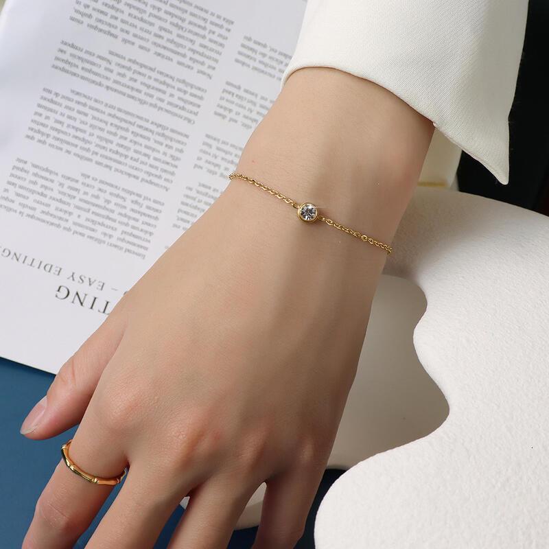 Personalized Ins style, simple and niche design, titanium steel gold-plated inlaid single dia jewelry, women's bracelet accessories ddmythur