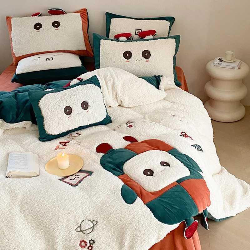 Winter Cartoon Cute Style Double-sided Buvet Cover Thickened Lamb Fleece Four Piece Set Coral fleece Duvet Cover Plush BeddingM251118