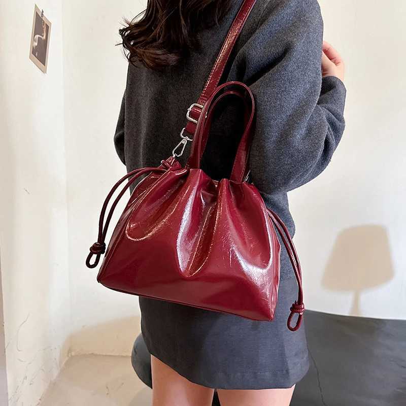 This Years Popular Hot Items Drawstring Lady Bag Advanced Texture Oil Skin Versatile Single Shoulder Crossbody BagW251118