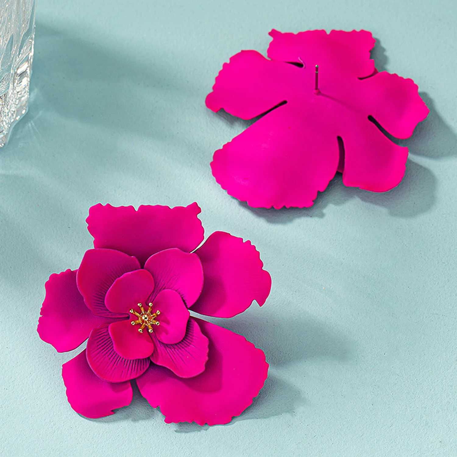 Exaggerated large rose petal metal flower earrings for women Tren charm wedding big drop earrings 2024 fashion jewelry womenXJ250418