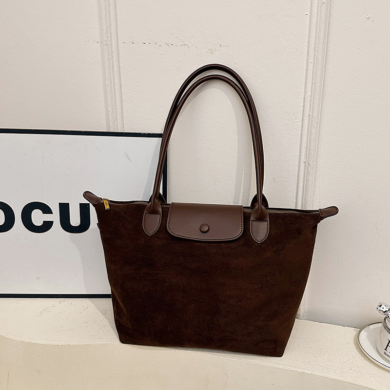 2025 Spring New Women's Fashion Versatile Large Capacity Leisure Simple Commuter Shoulder Bag for College Students Simple High end Classic Luxury
