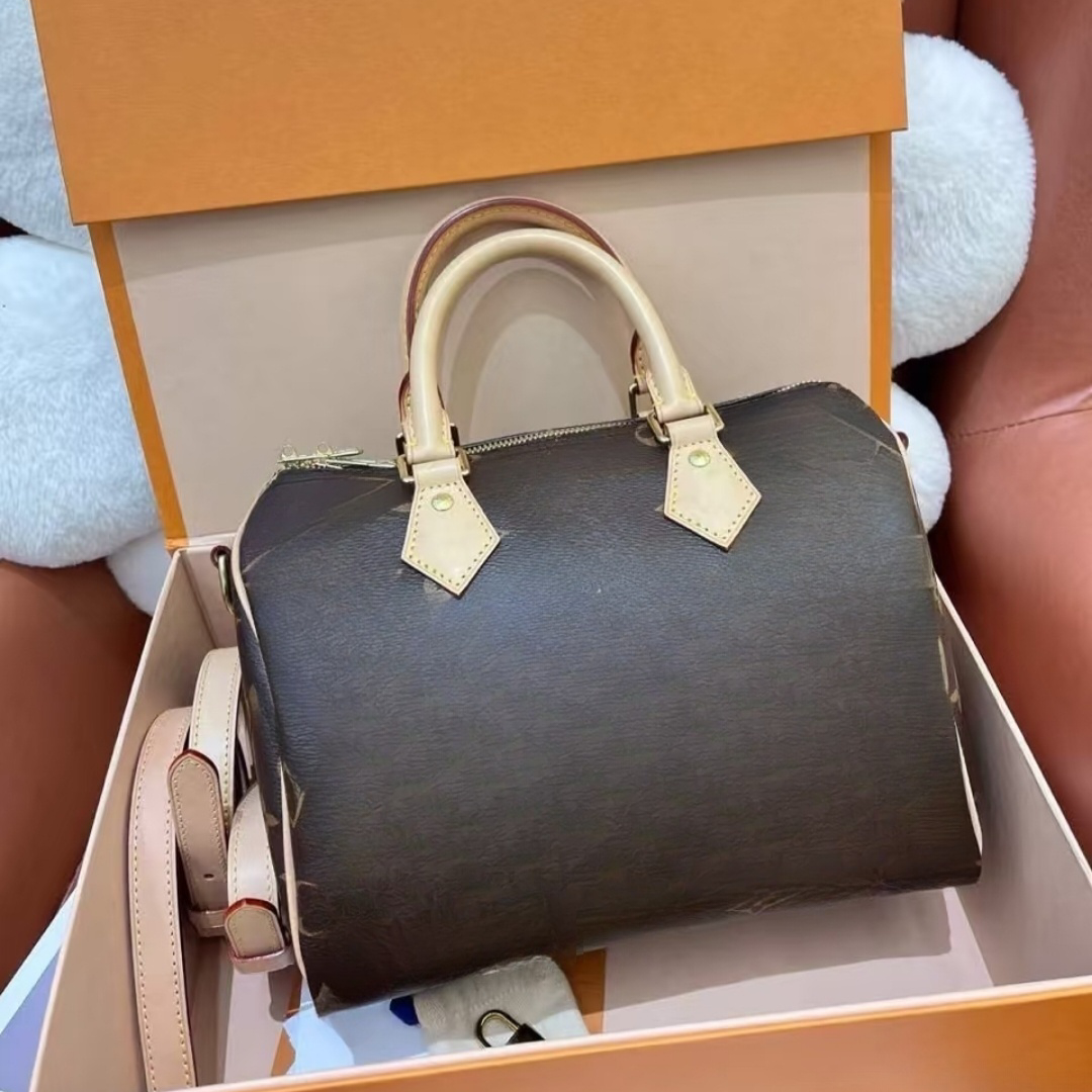 19A Classic Handbag Designer Bag Fashion Crossbody shoulder bag in classic canvas and cowhide with 18K plated hardware