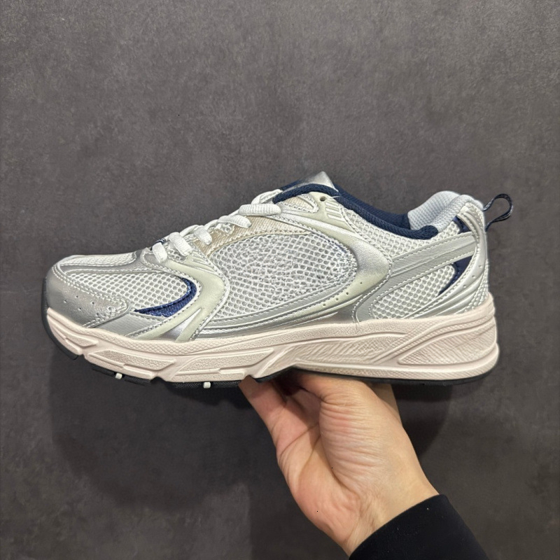 New gray silver white men's and women's mesh designer couple sports and leisure shoes, fashionable walking shoes, trendy running shoes