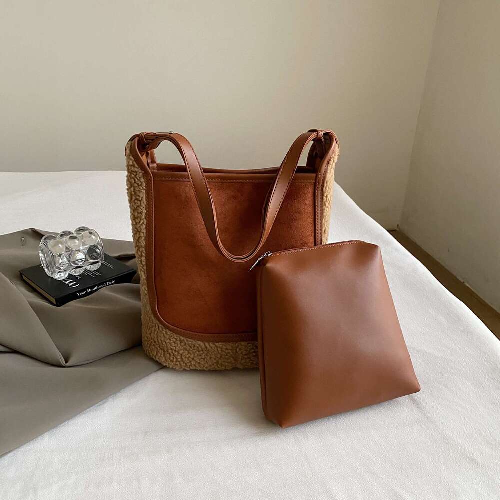 New women's with winter frosted splicing lamb wool large capacity fashionable and high-end sense, shoulder bag, bucket bun, mother bag