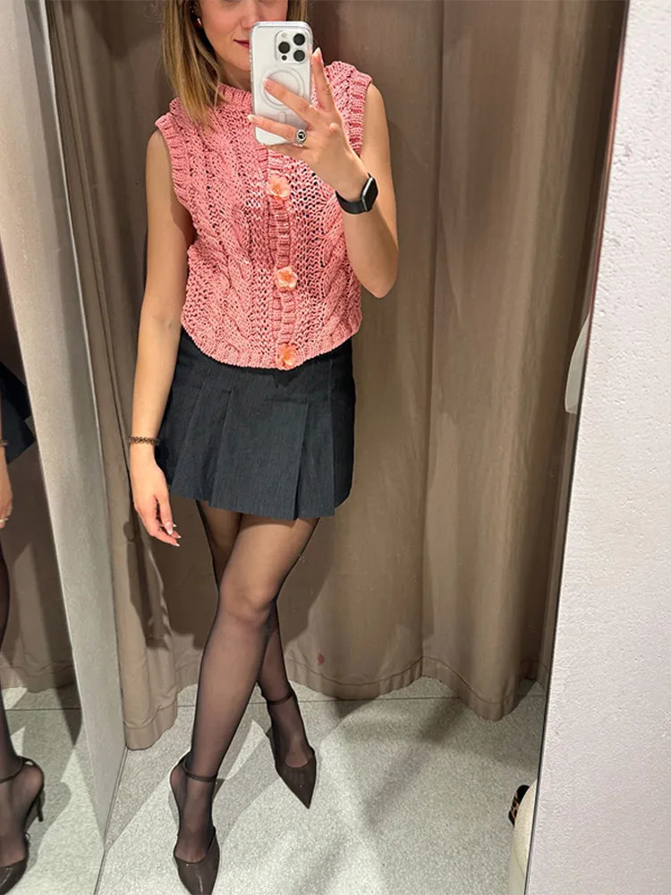Casual Solid 3D Flower Women Knitted Vest O-neck Sleeveless Single Breasted Slim Female Tank 2025 Spring Fashion Lady Vests 250417