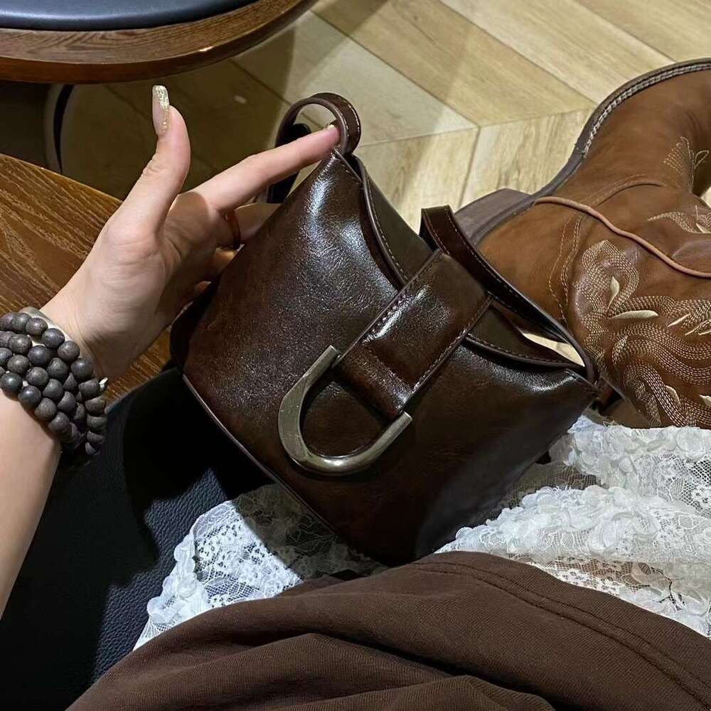 Korean Style PU Leather Retro Bucket Fashion Design Flap Crossbody Bags Solid Color Shoulder Versatile Saddle Bag Travel
