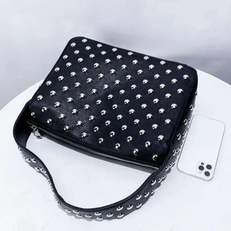 Designer Rivet Design Armpit Bag High Quality Cool Pu Leather Motorcycle Style Handbag With Wide Shoulder Strap