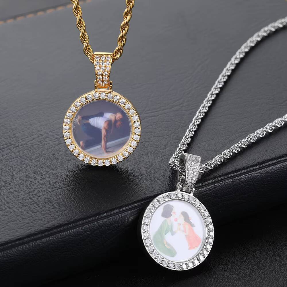 Laboratory cultivation of Moissanite Custom Photo Frame Locket Pendant Necklace Women 25mm Personalized Memory Picture Iced Out 18K Gold Charm Pendant