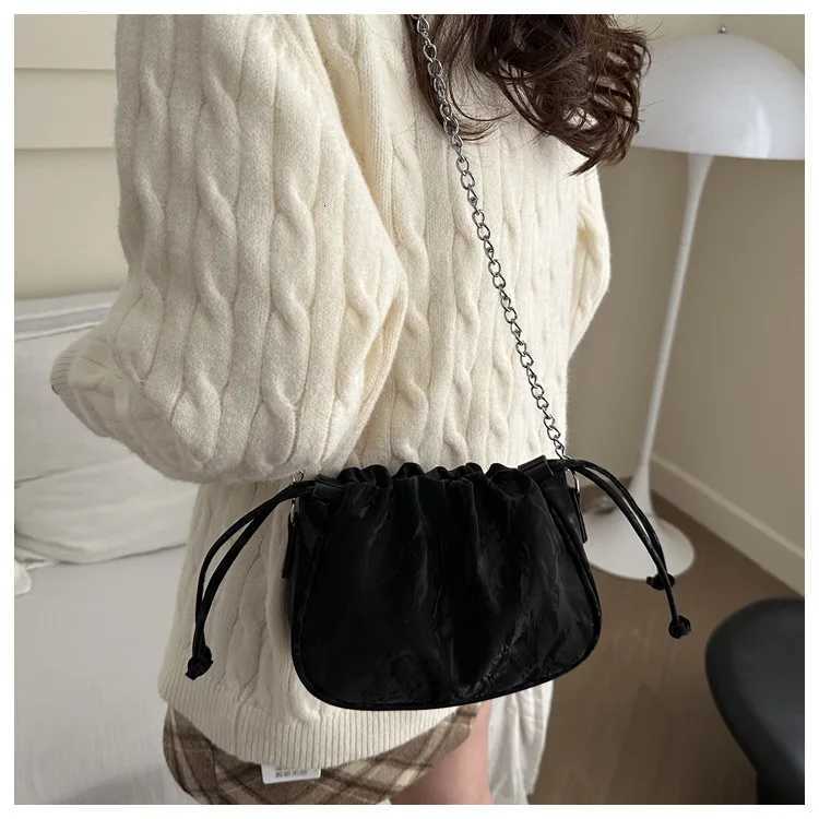 2025 Fashion Women Tote Drawstring PU Leather Bucket Bag Versatile New Handbags Chain Cloud Bag Simple Commute Shoulder BagsW251118