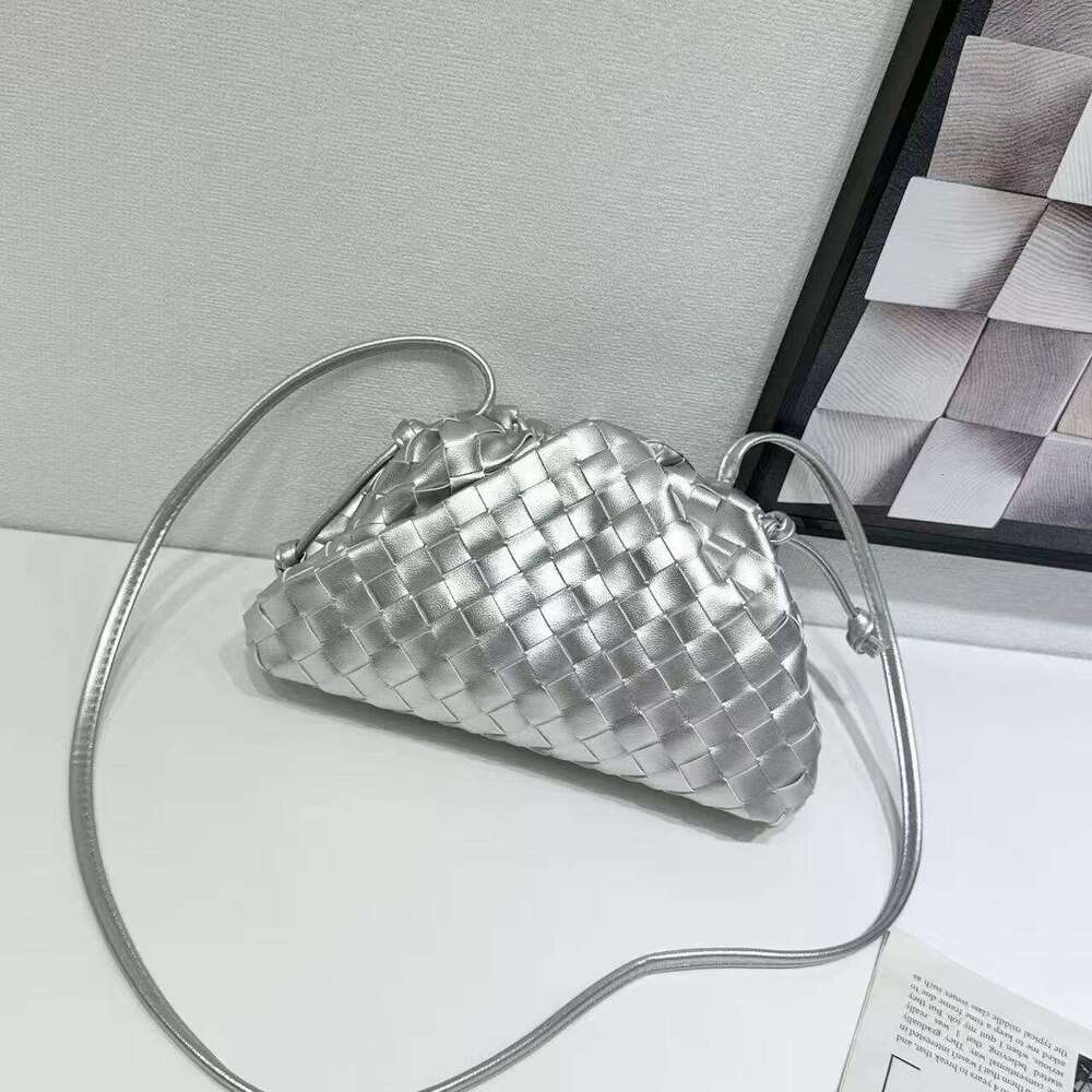Free shipping designer bags Cross-Border Trendy Hand-Woven Cloud 2025 New European and American Fashion Single Shoulder Crossbody Dumpling Bag