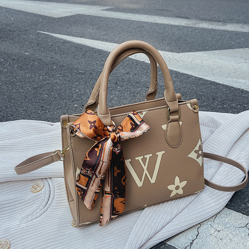 2025 New Elegant Floral Printed Tote Bag for Women Large Capacity Commuter Bag Stylish Minimalist Versatile Crossbody Bag