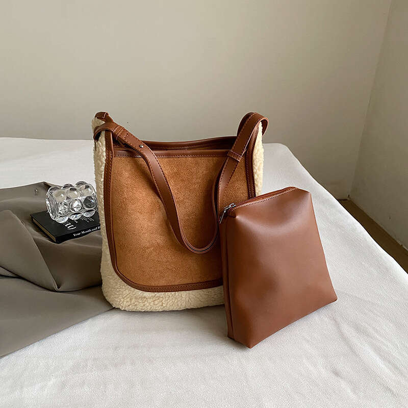 New women's with winter frosted splicing lamb wool large capacity fashionable and high-end sense, shoulder bag, bucket bun, mother bag