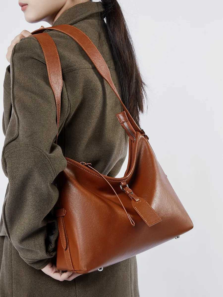 Womens Large Capacity Shoulder Bag armpit bag Ladies Genuine Leather Commuter Shopper Bags High Quality Luxury Handbag Big toteW251118
