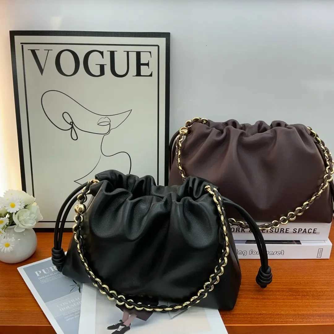 New Chinese Style Soft Cowhide Flamenco Purse Cloud Shoulder Bag Celebrity Roja Handbag Neutral Minimalist Crossbody BagW251118