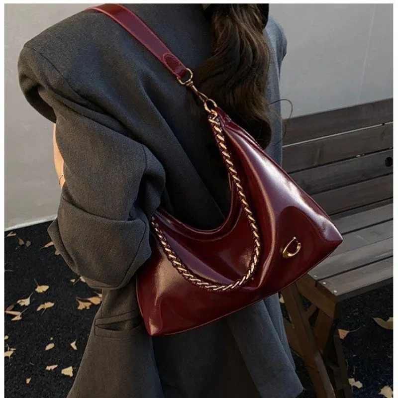 Fashionable Ladies Messenger Bag Made Of Premium Leather Boasting Paris Style And Casual Vintage Trendy Look K251119