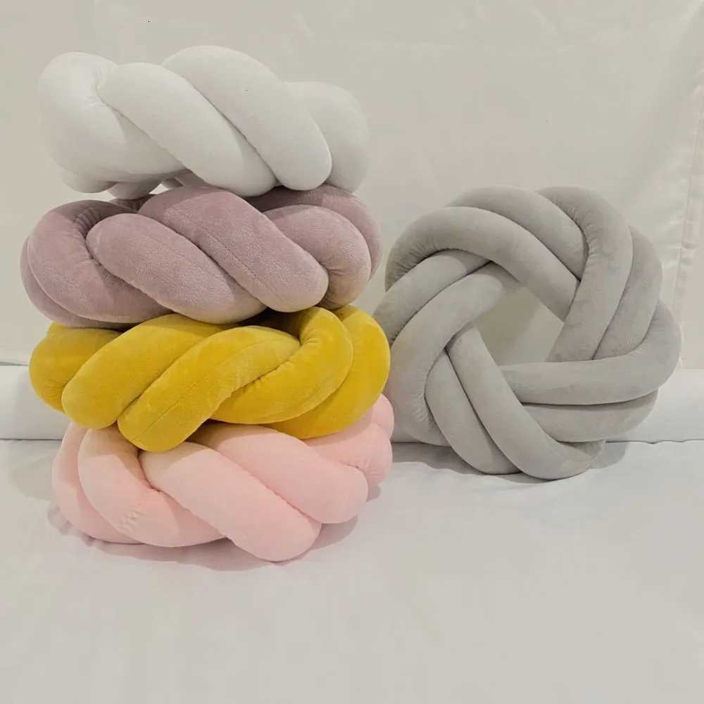 One drop shipping hand-woven round knotted throw sofa hand creative cushion home itemM251119