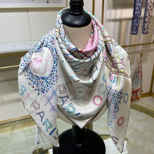 High quality Designer Scarf For Women Luxury Head Scarf Versatile Scarf Womens Silk Scarf Size 90*90cm Square Scarf