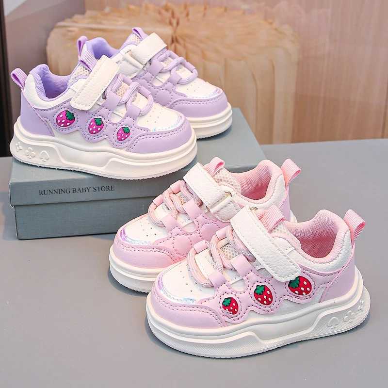 Cute girls sports shoes in 2025 with strawberry casual flat shoes little girls leather boots fashionable heart-shaped childrens GIrl sports shoes I031