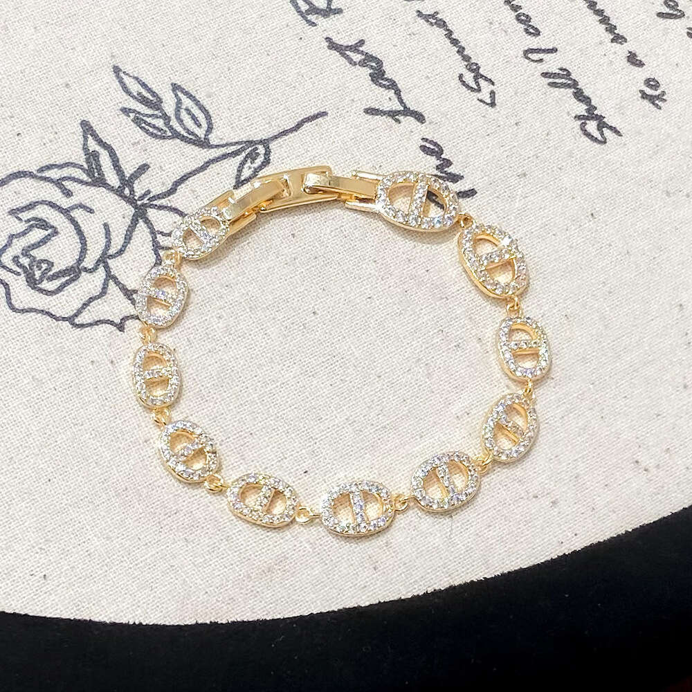 Elegant Luxurious Exquisite Pig Nose Spliced Zircon Real Gold Plated Temperament High-end Fashion Bracelet for Women