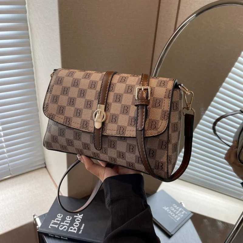 Stylish Ladies Shoulder Bag - Famous Designer Crossbody Handbag Made Of Genuine Italian Leather MaterialW251119