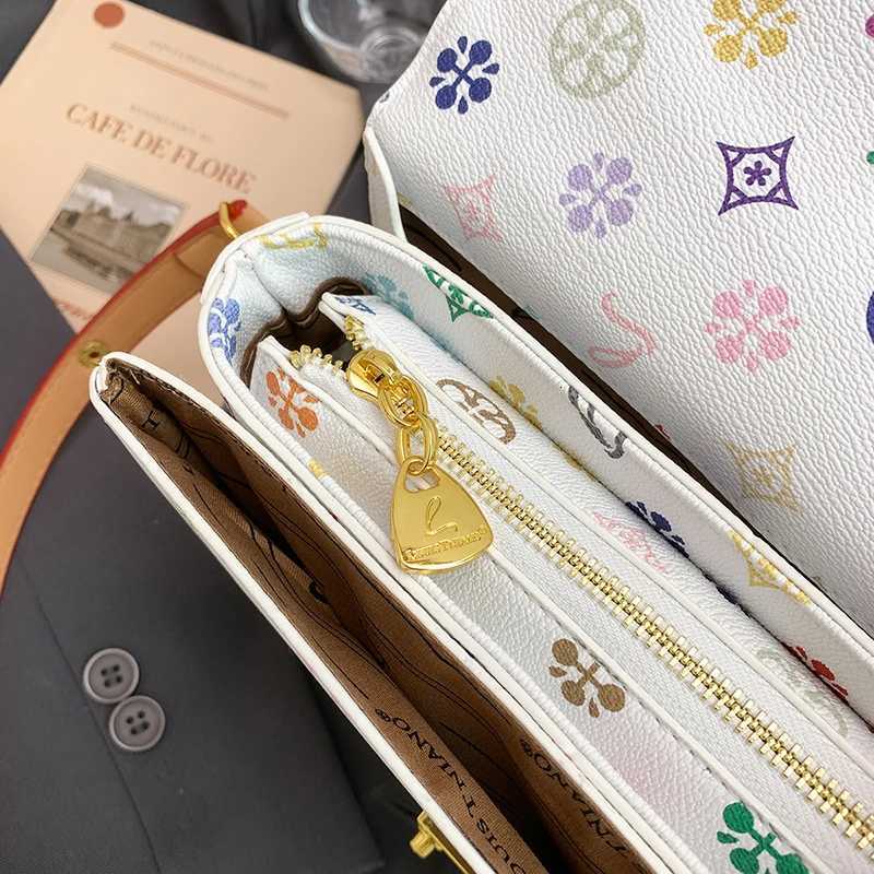 Elegant Womens Messenger Bag in Leather Crossbody Shoulder Bag for Fashionable Ladies Luxury Brand HandbagsW251119