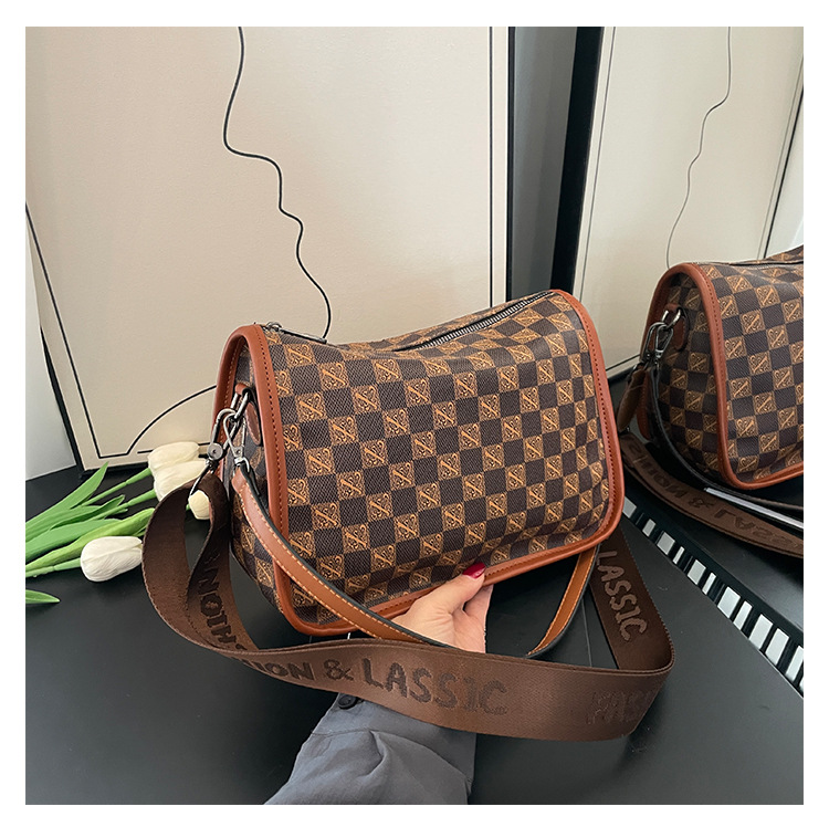 Free shipping designer bags New Checkered Handbag Fashion Practical Single Shoulder Crossbody Bag Weave casual and fashionable bags