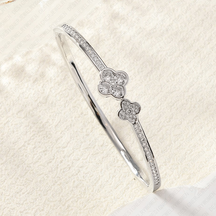Designer Bracelet Bracelet for Women Stainless Steel 18K Gold Plated Bangle Diamond Letter Bangles Luxury Jewlery Designer for Women Elegant Timeless 