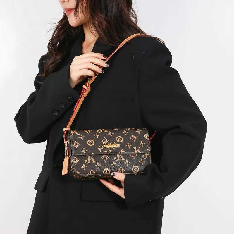 High-Quality Leather Crossbody Bag For Women Shoulder Bag By Famous Brand With Classic Elegant DesignW251119