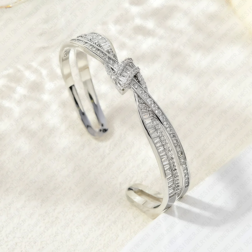 Designer Bracelet Bracelet for Women Butterfly Bow Bangle Square Diamond Open Bangles Luxury Jewlery Designer for Women Elegant Timeless Sparkling Gif