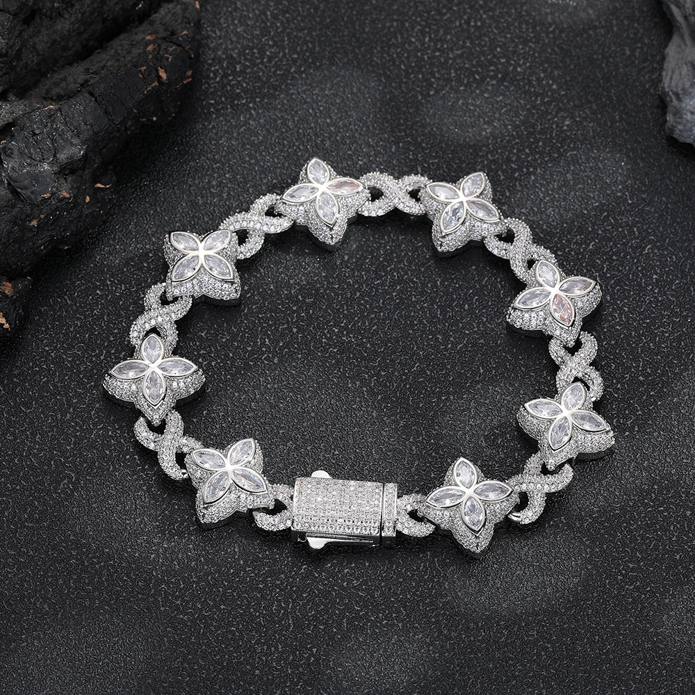 Jewelry Luxury Necklaces Designer Chic Unisex Jewelry Durable Gold Plated Chain Lustrous 5-Leaf Clover Pendants Set with Premium Grade Stones