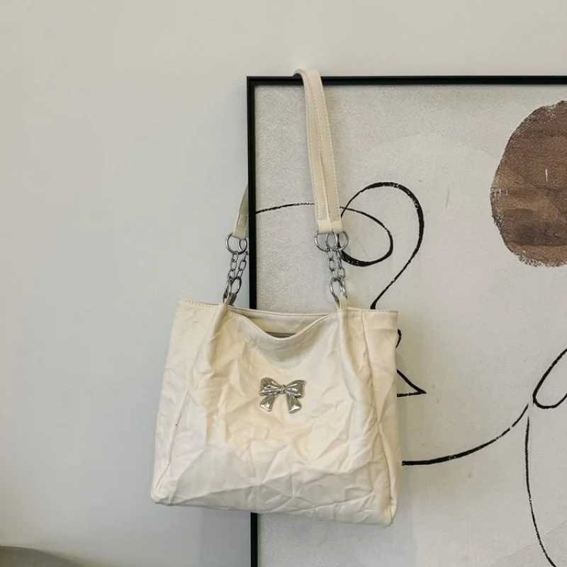 Womens Famous Designer Crossbody Bag Made Of Fine Leather Featuring Trendy Design And Luxury Brand W251119