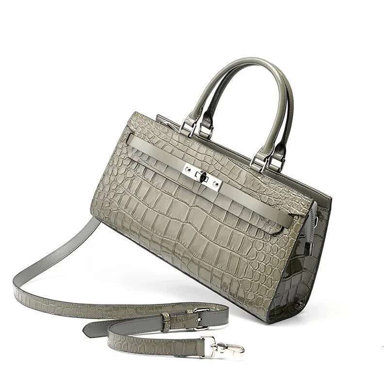 Crocodile Pattern Cowhide Versatile Women's 2023 Winter New Handheld One Shoulder Crossbody Large Capacity Bag