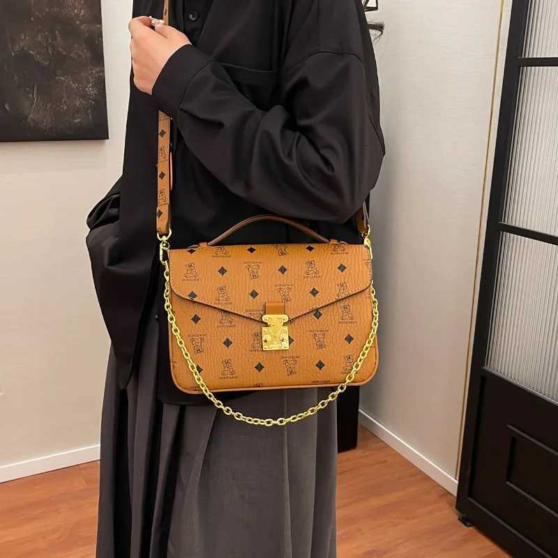 Premium Leather Women Messenger Bag With Gold Hardware Luxury Brand Shoulder Crossbody Bag Fashionable Ladies Designer ToteW251119