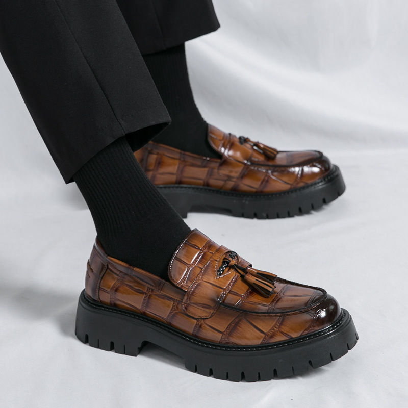 Free shipping Designer Dress Shoes 2025 New Business Low cut Leather Shoes Fashion Versatile Thick soled Leather Shoes Height Raising Mens Shoes black