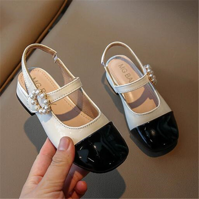 Fashion Girls Sandals Slides Spring Summer Baotou Children Flat Sandal Slipper Soft Sole Comfortable Kids Shoes Princess Dress Shoe