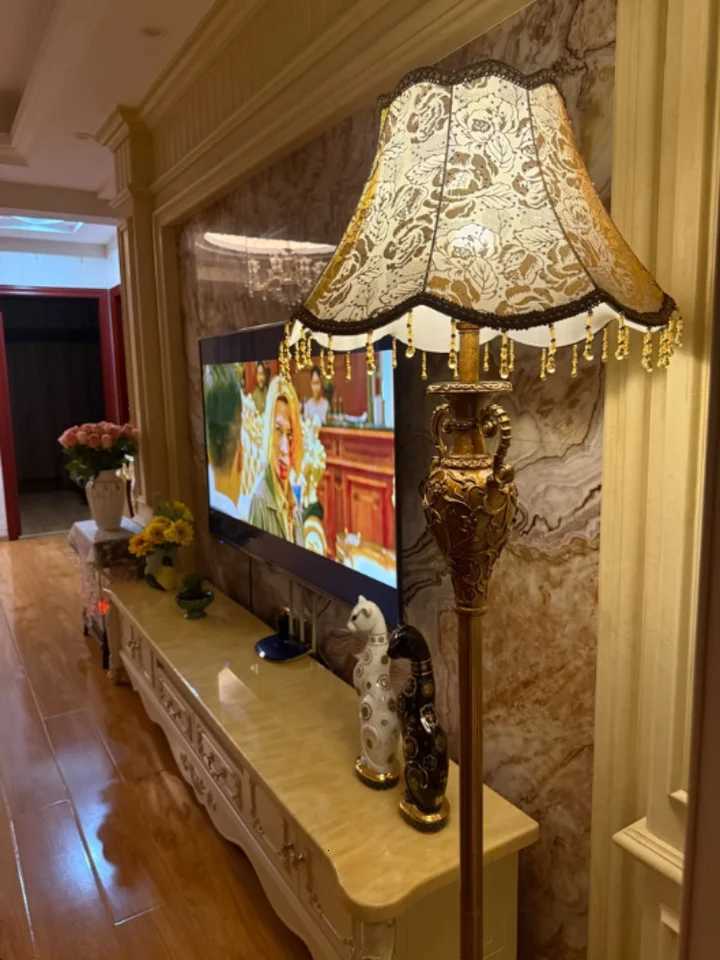 European Luxury Floor Lamp Retro Home Living Room Lamp Bedroom Bedside Lamp LED Lighting Desk Lamp Decorative Standing Light M251119