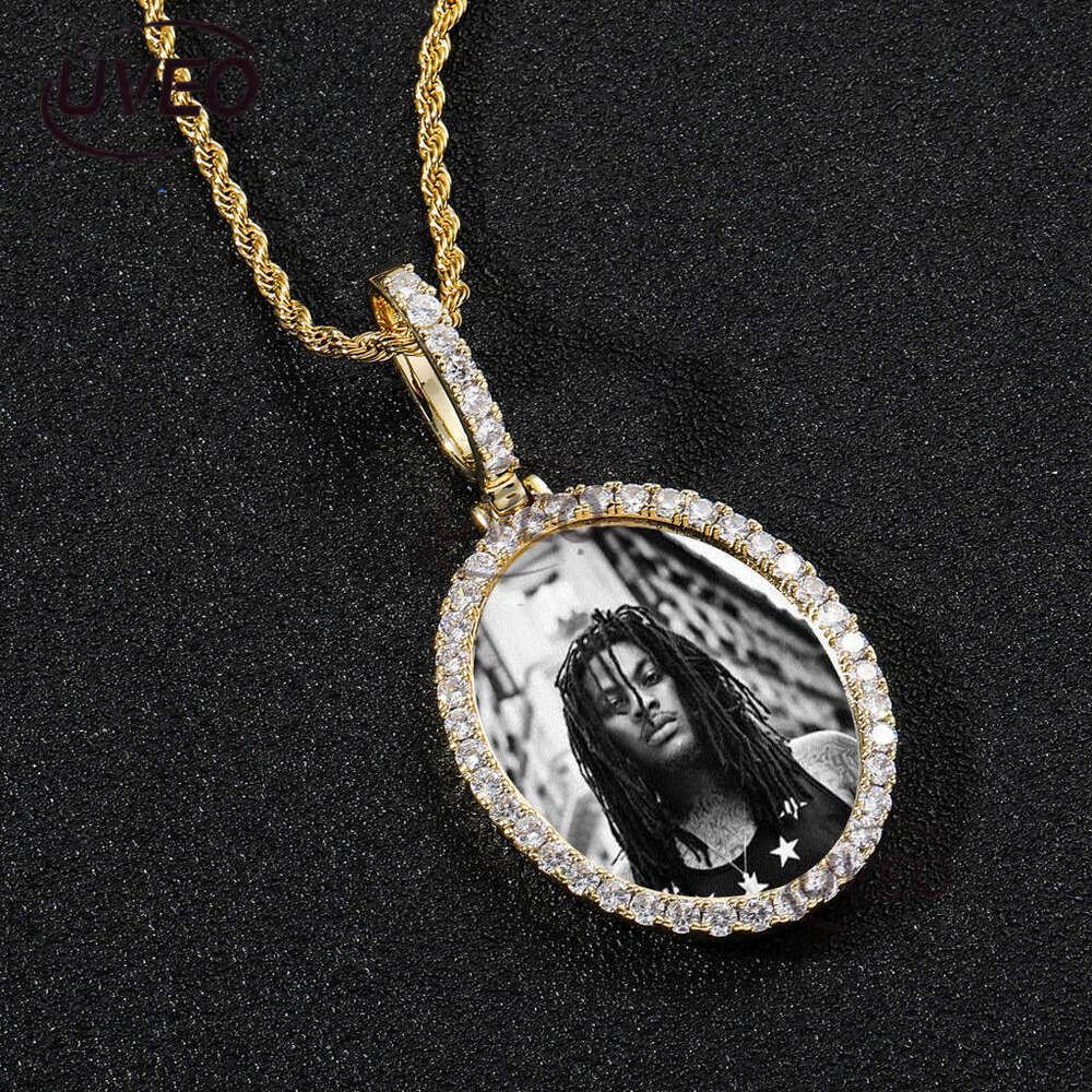 Luxury designer new products can carry photos. Hip hop style, gold plated, ice encrusted VVS Moissanite. Oval frame pendant necklace free shipping