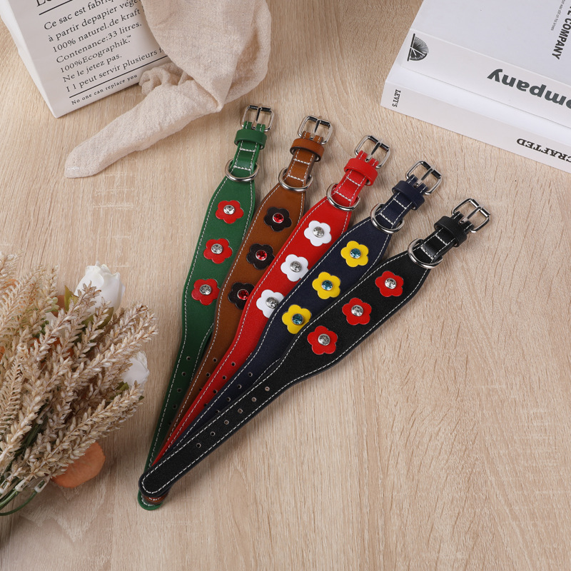 Comfort Fit Pet Supply Neck Ring Easy-to-Use Training Aid for Cats and Little Dogs