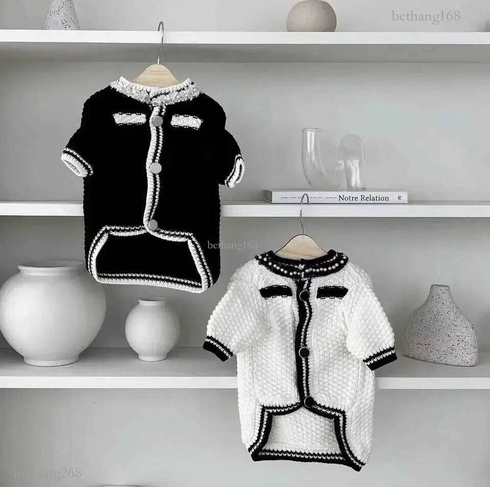 High Quality Luxury Knitted Dog Open Fleece Sweater Winter Luxury Designer Dog Clothing Dog Chihuahua Girls Coat T241120