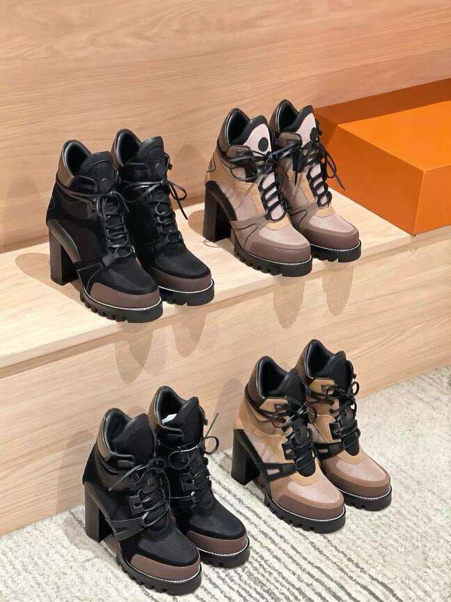 11 top Luxury Designer Boots Women's Black Brown Calf Leather Lady Booty Martin classic Booties Knight Chelsea high heel ankle boot woman Lace-up knight fashion boot