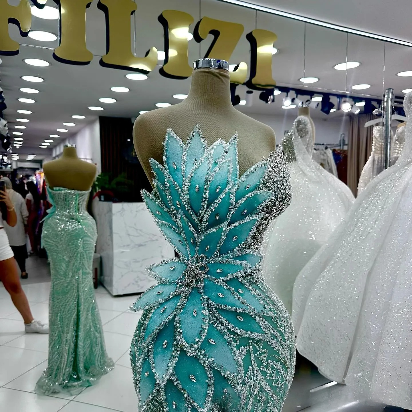 Mint Mermaid Prom Illusion Promdress Evening Formal Gowns for Special Occasion Beaded Rhinestones Lace Leaf Birthday Dress Second Reception Gown N19