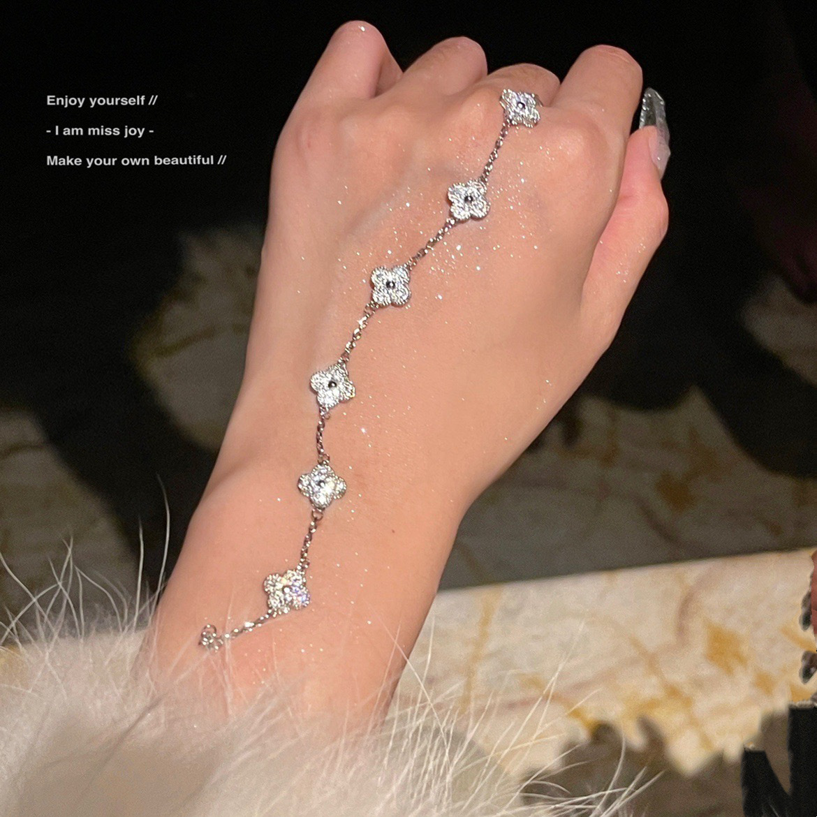 2025 New Light - luxury Four - petal Flower Bracelet: A Stylish and Sophisticated Accessory with Exquisite Design