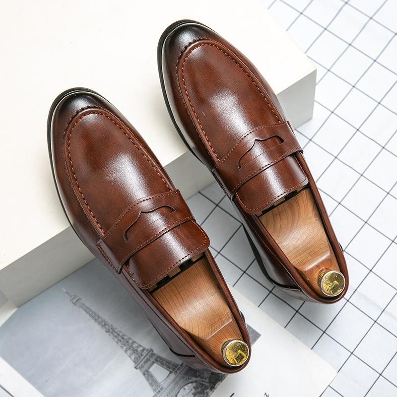 Free shipping Designer Dress Shoes 2025 New Simple Fashion Dress Leather Shoes for Men Versatile Men Casual Mens Shoes brown