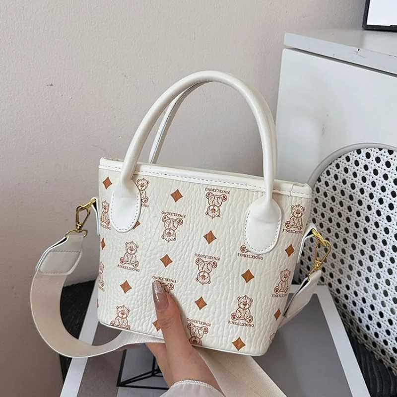 Stylish Shoulder Bag For Women Leather Material With Adjustable Strap Famous Designer Classic And PracticalW251119